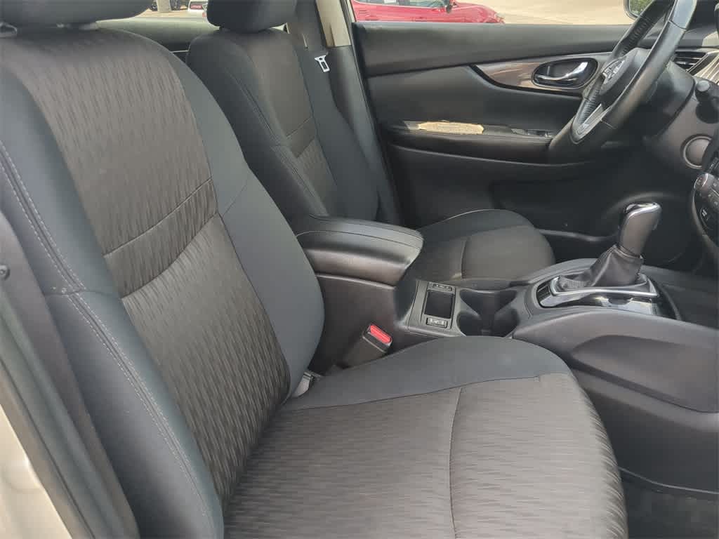 2018 Nissan Rogue SV 22