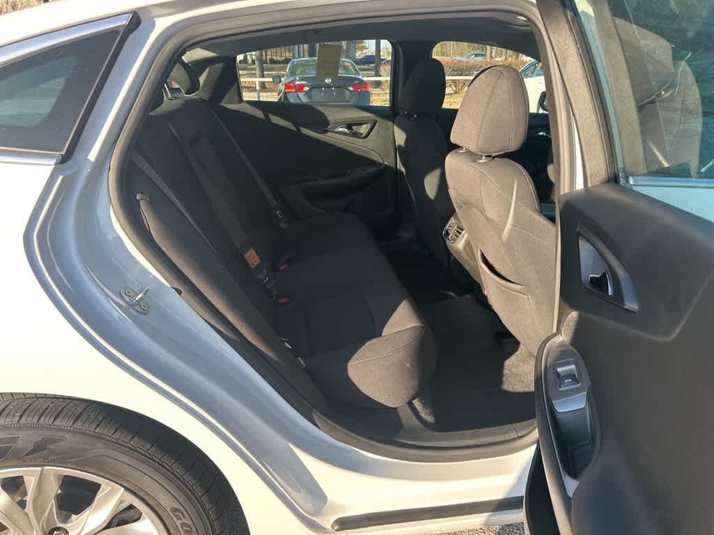 Thumbnail: 2024 Chevrolet Malibu - 12