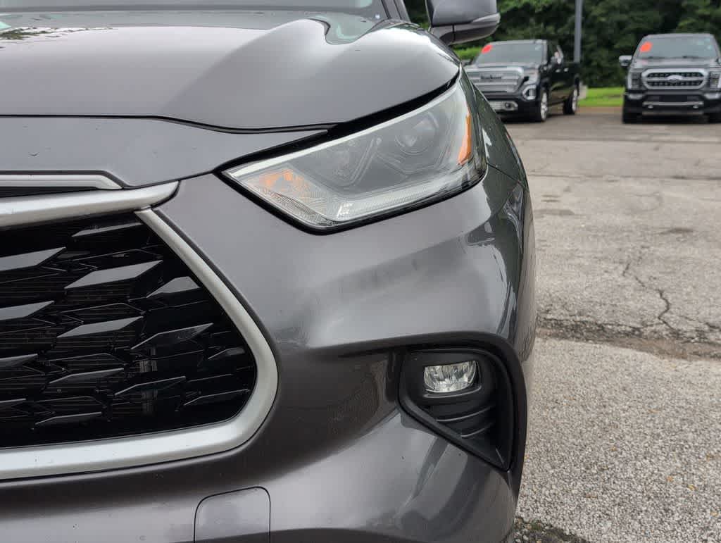 Thumbnail: 2021 Toyota Highlander - 11