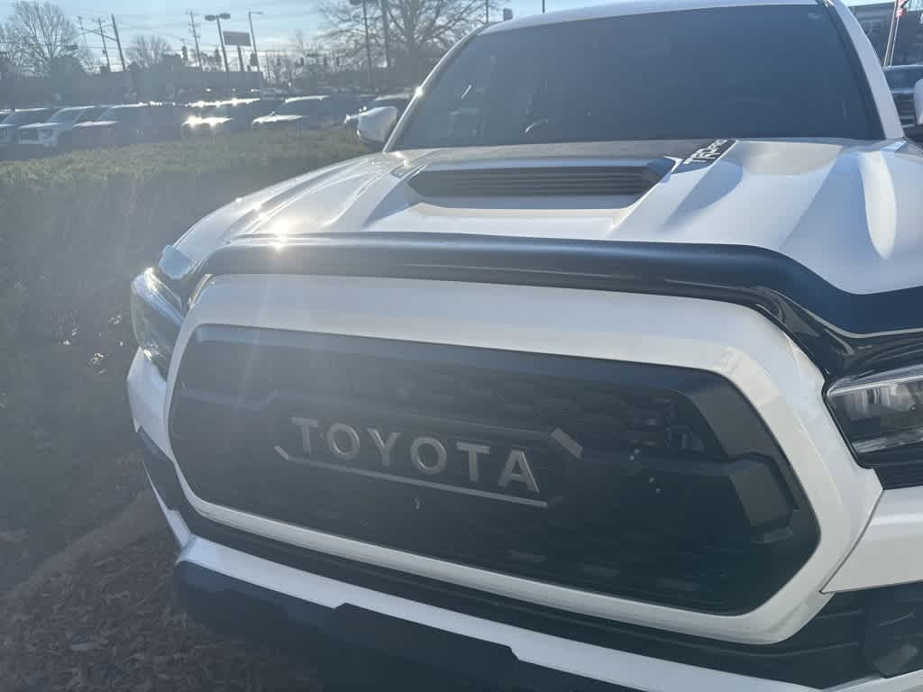 Thumbnail: 2022 Toyota Tacoma - 3