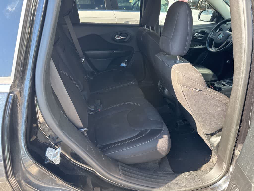 Thumbnail: 2015 Jeep Cherokee - 17