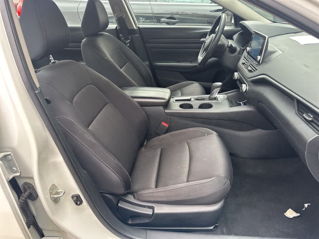 Thumbnail: 2020 Nissan Altima - 9