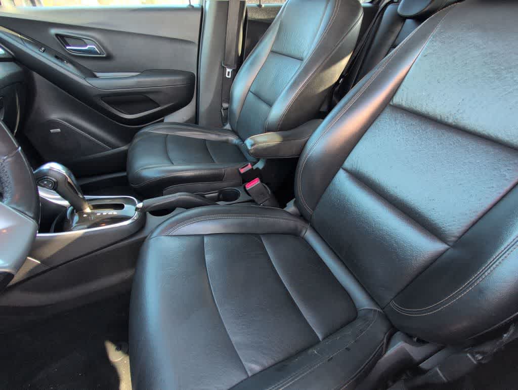 Thumbnail: 2017 Chevrolet Trax - 17