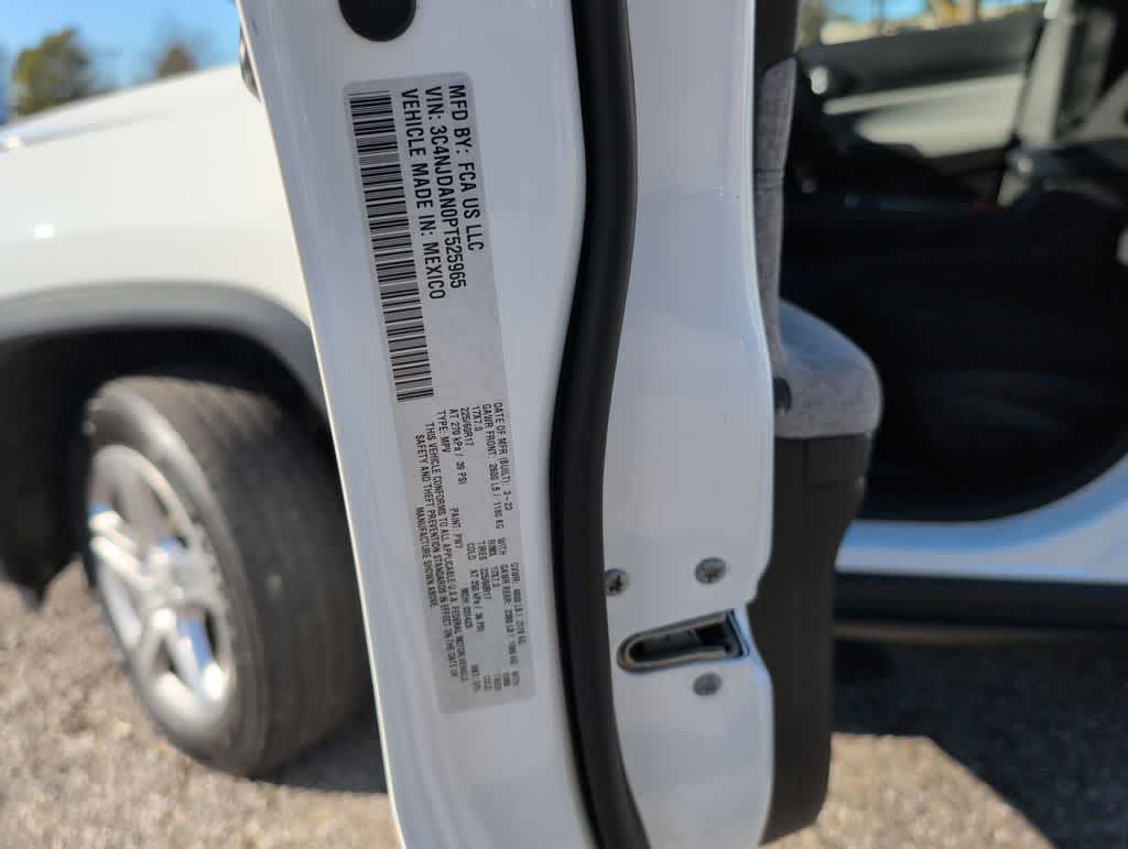 Thumbnail: 2023 Jeep Compass - 35