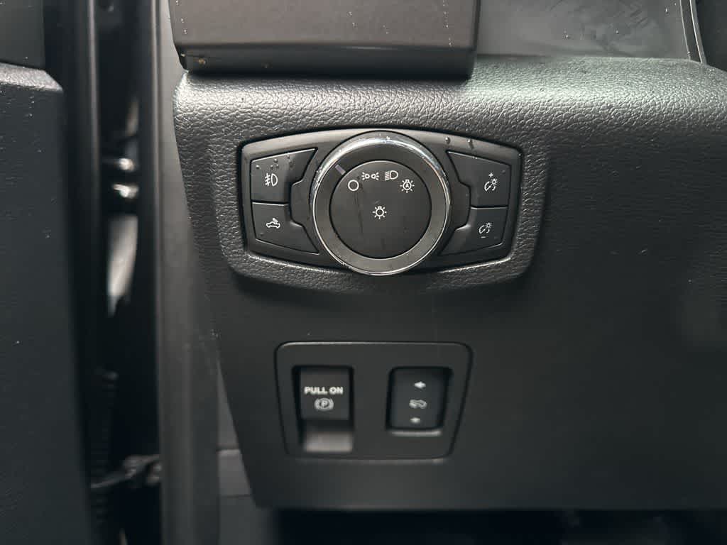 Thumbnail: 2015 Ford F-150 - 10