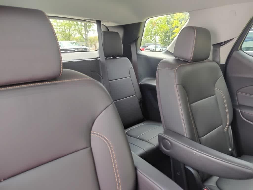 Thumbnail: 2021 Chevrolet Traverse - 18