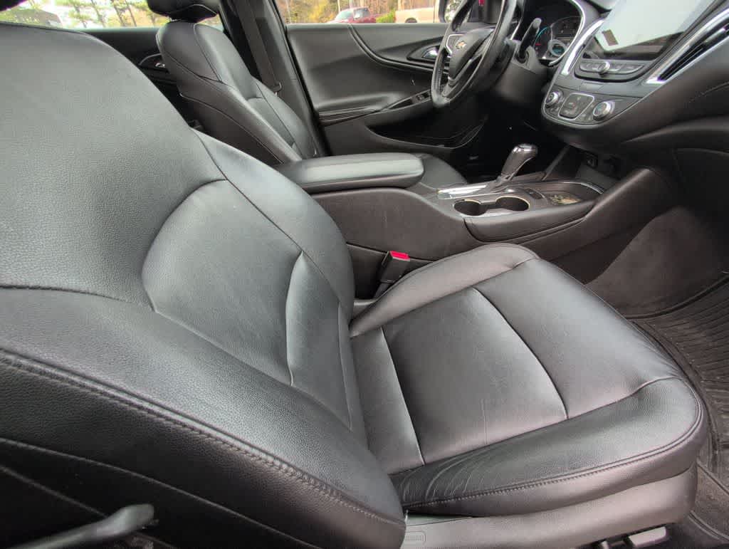 Thumbnail: 2016 Chevrolet Malibu - 23