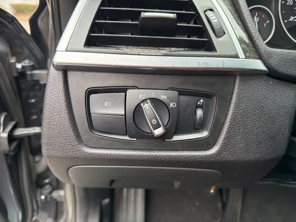 Thumbnail: 2017 BMW 3 Series - 10