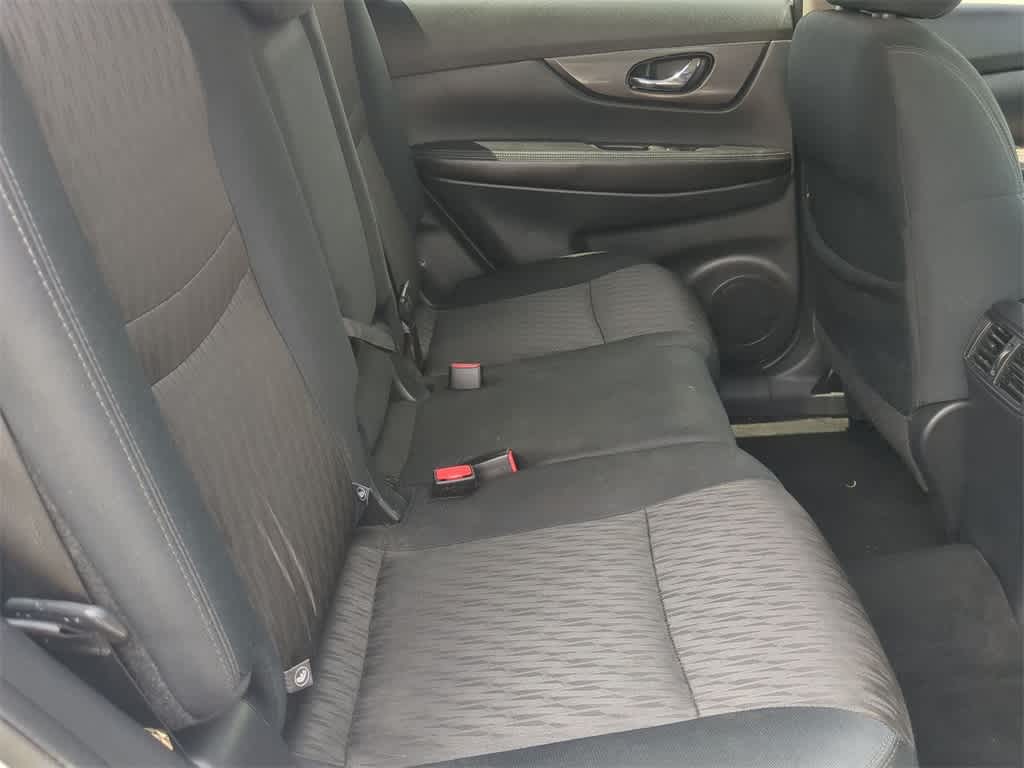 2018 Nissan Rogue SV 21