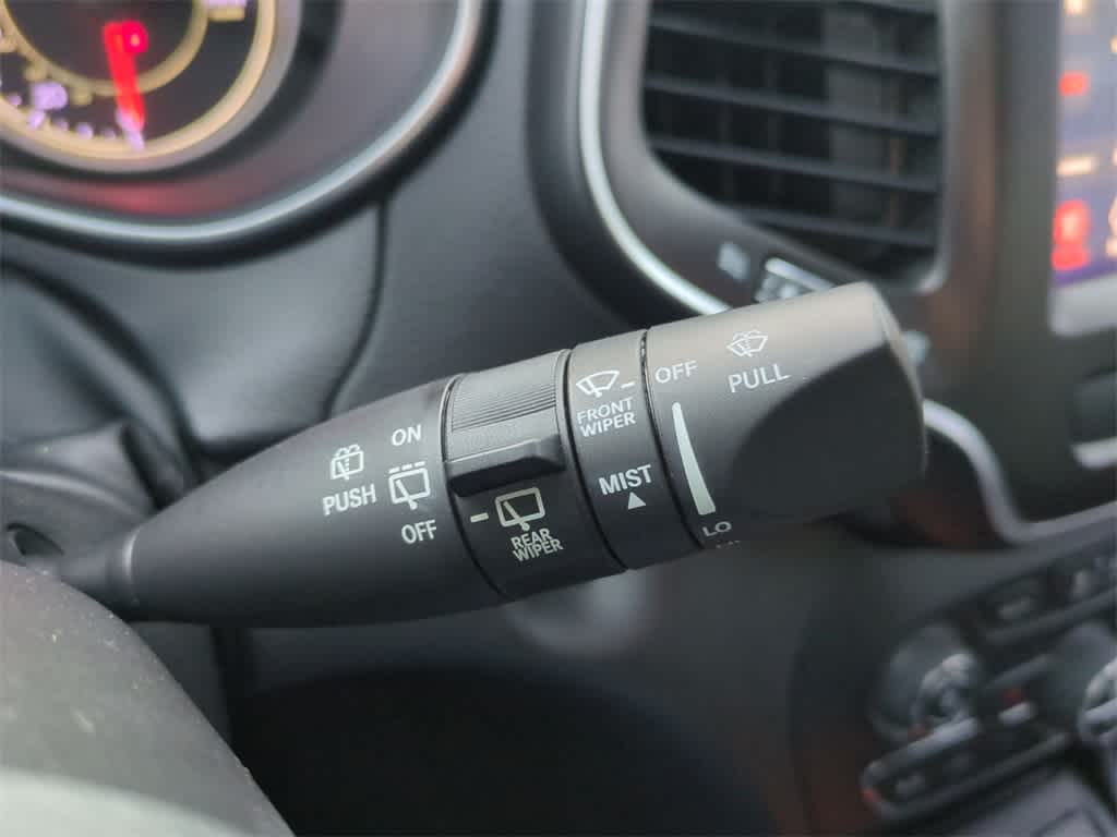 Thumbnail: 2019 Jeep Cherokee - 26