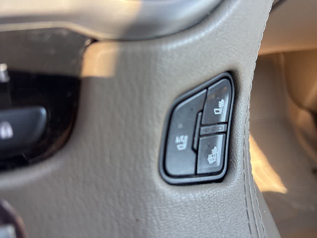 Thumbnail: 2016 GMC Yukon - 25