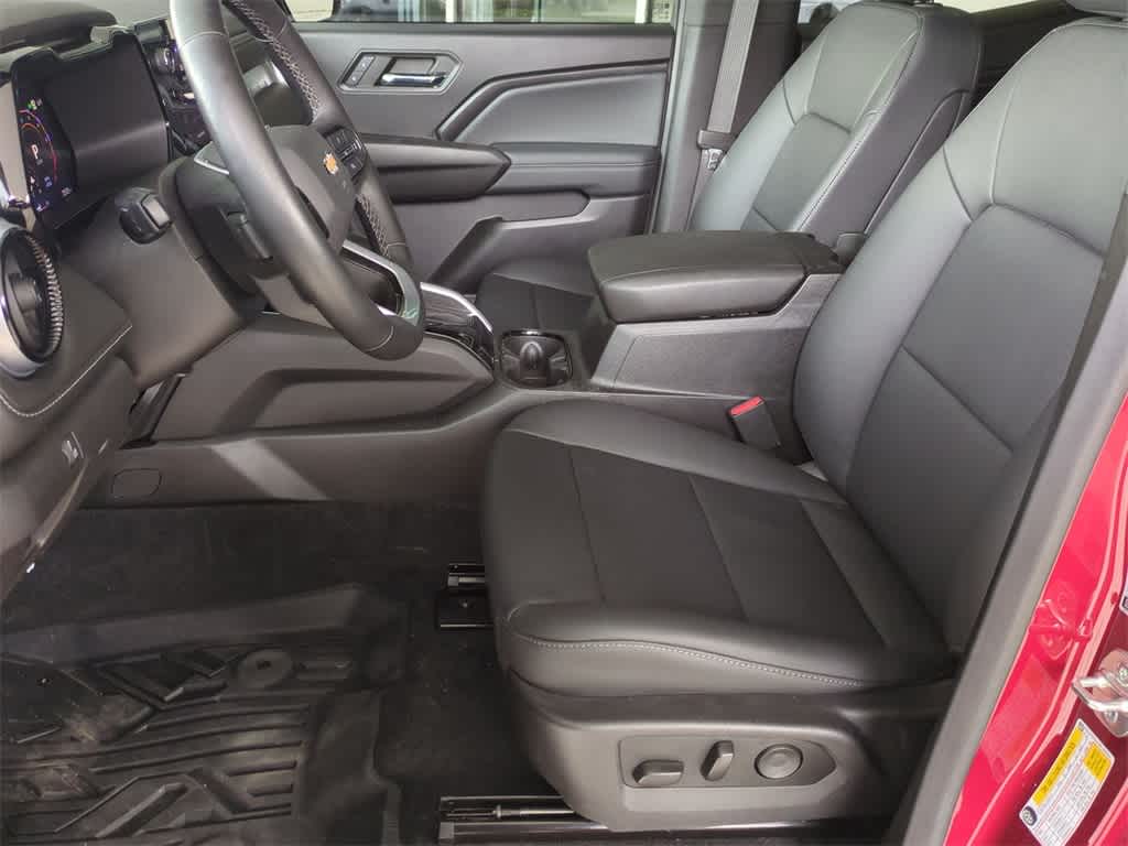 Thumbnail: 2024 Chevrolet Colorado - 17