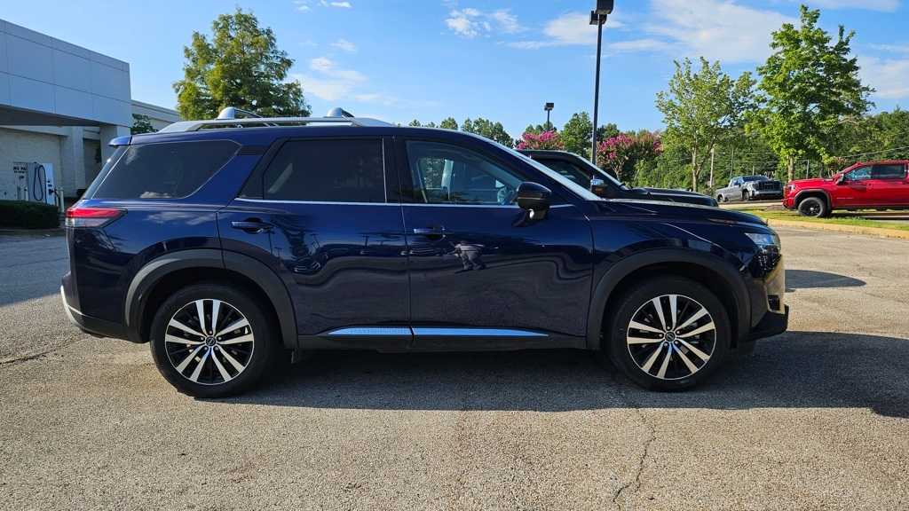 Thumbnail: 2023 Nissan Pathfinder - 3