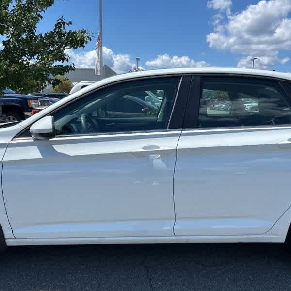 Thumbnail: 2021 Volkswagen Jetta - 3