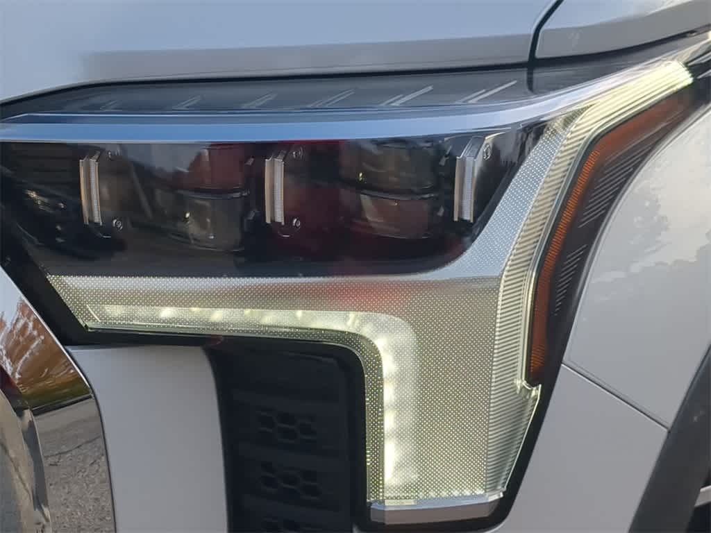 Thumbnail: 2022 Toyota Tundra - 11