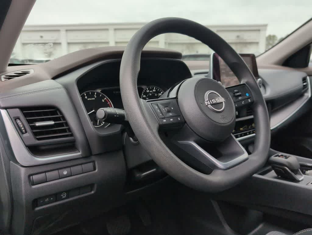 Thumbnail: 2023 Nissan Rogue - 10