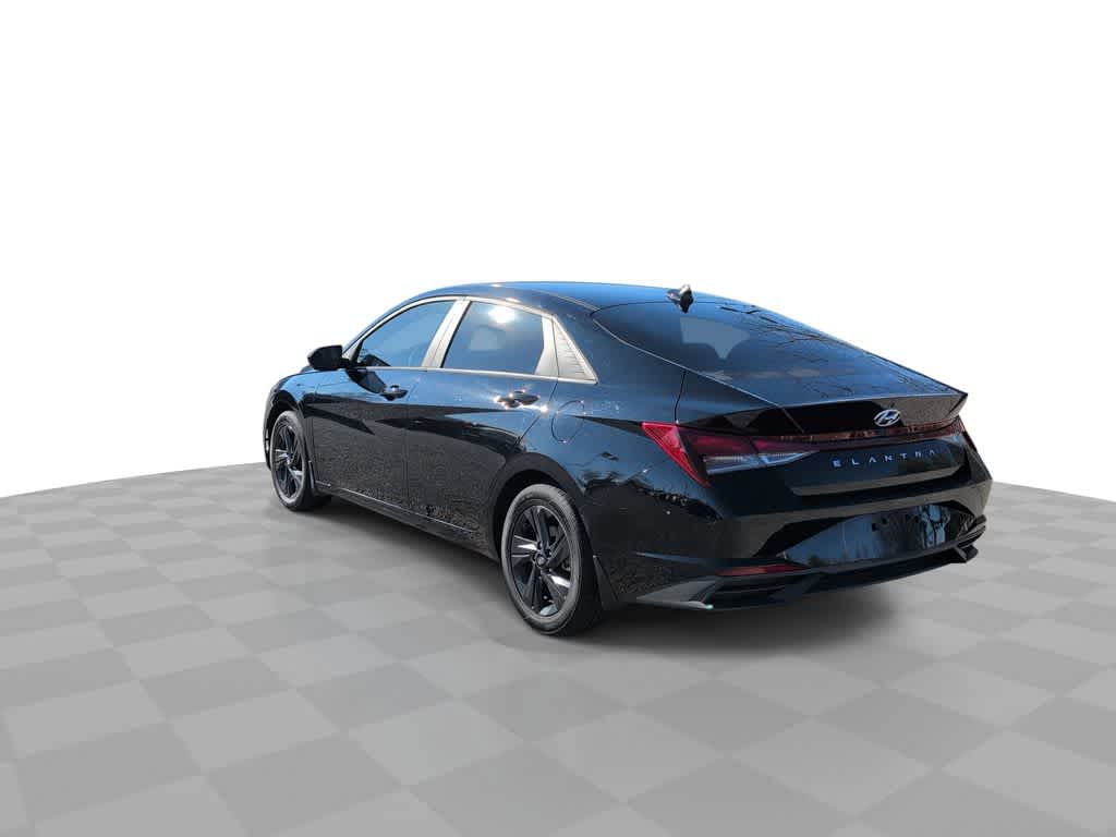 Thumbnail: 2022 Hyundai Elantra - 6