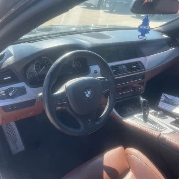 Thumbnail: 2013 BMW 5 Series - 17