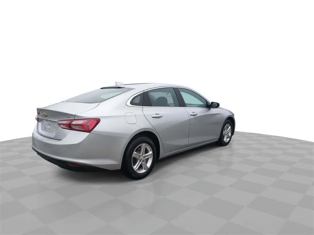 Thumbnail: 2022 Chevrolet Malibu - 8