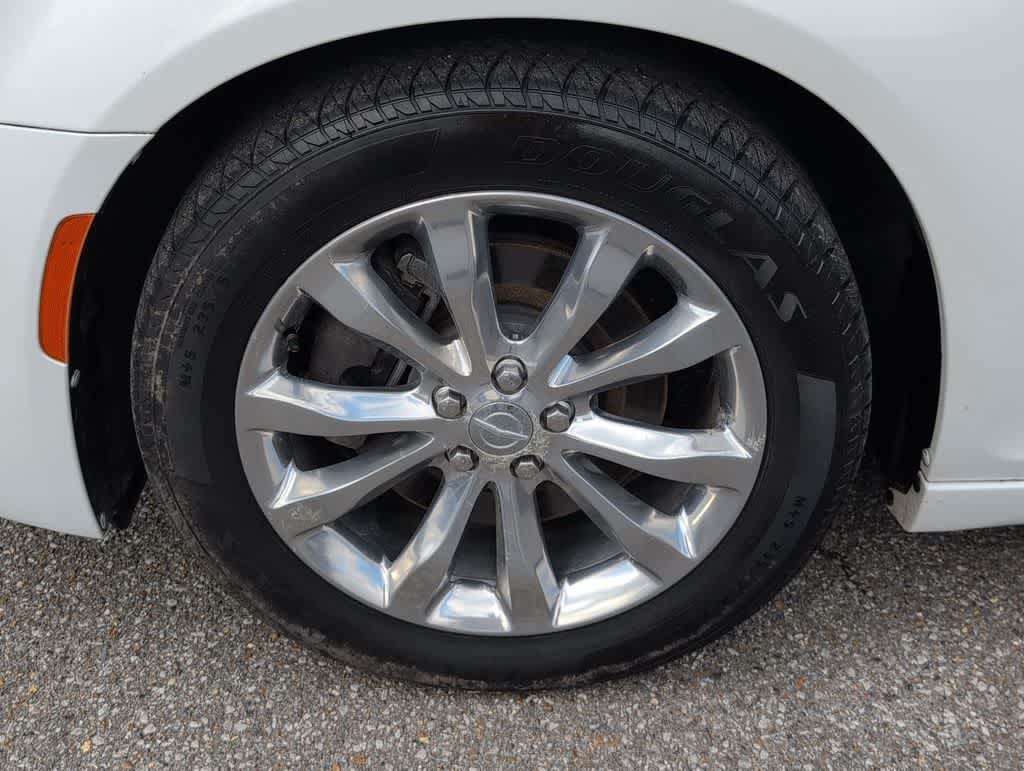 Thumbnail: 2019 Chrysler 300 - 14