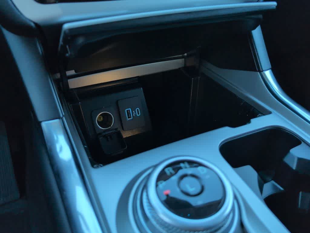 Thumbnail: 2022 Ford Explorer - 32