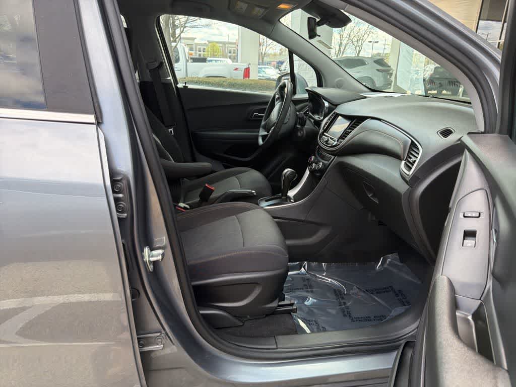 Thumbnail: 2020 Chevrolet Trax - 18