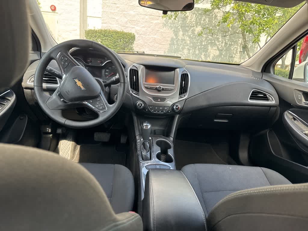Thumbnail: 2018 Chevrolet Cruze - 5