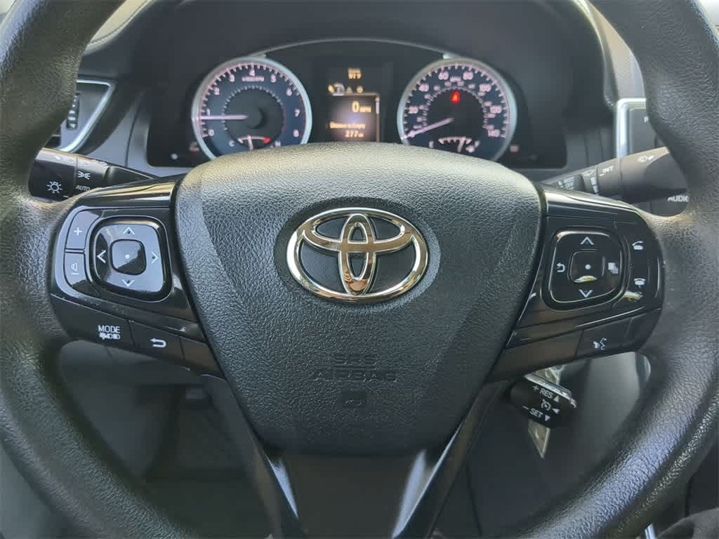 2017 Toyota Camry LE 23