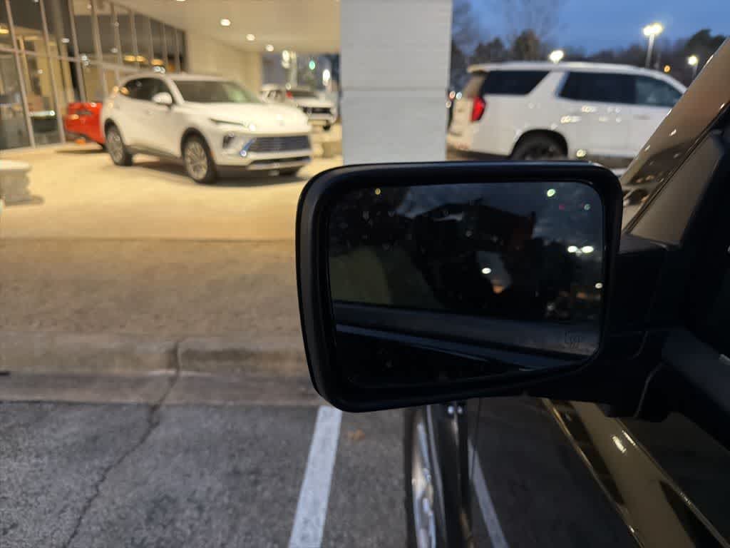 Thumbnail: 2007 Jeep Commander - 4