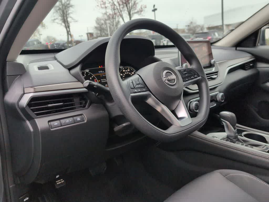 Thumbnail: 2023 Nissan Altima - 10