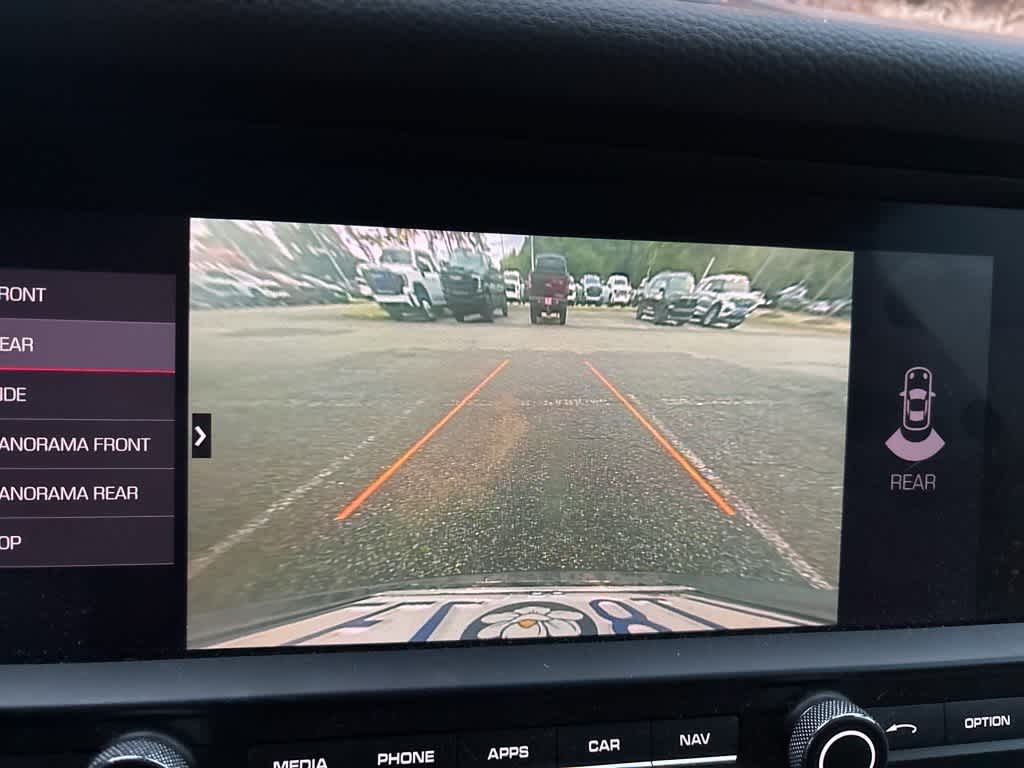 2021 Porsche Macan S 18