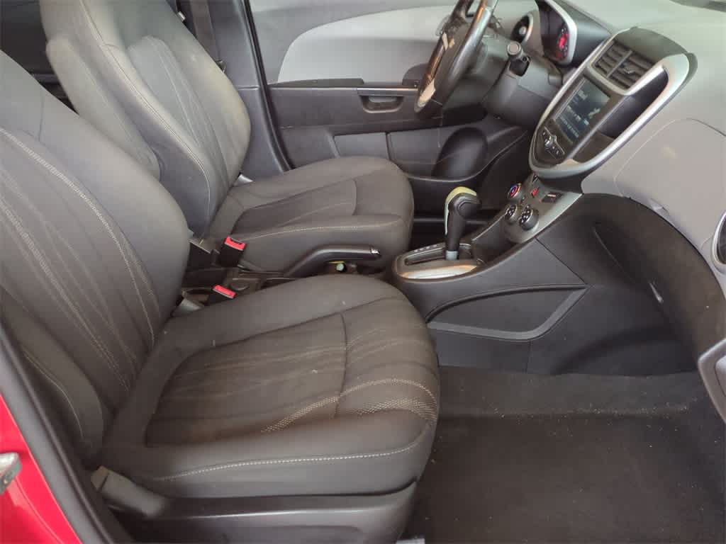 Thumbnail: 2017 Chevrolet Sonic - 21