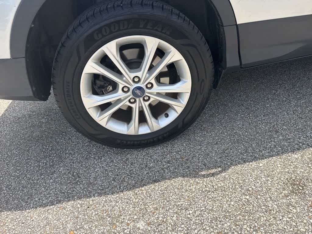 Thumbnail: 2018 Ford Escape - 11
