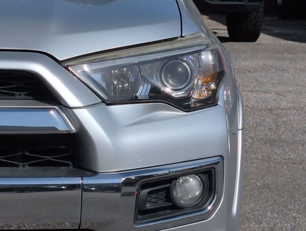 Thumbnail: 2015 Toyota 4Runner - 11