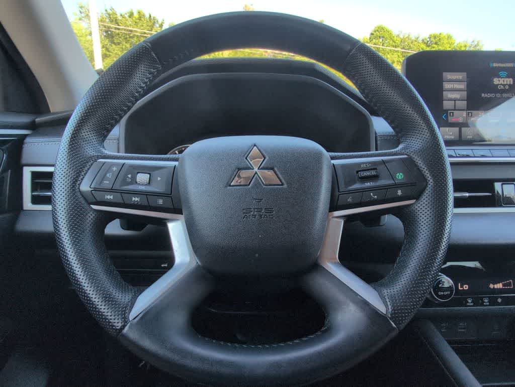 Thumbnail: 2022 Mitsubishi Outlander - 23