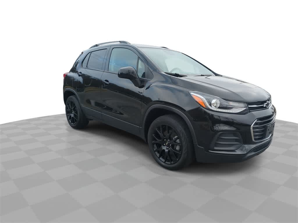 Thumbnail: 2022 Chevrolet Trax - 2