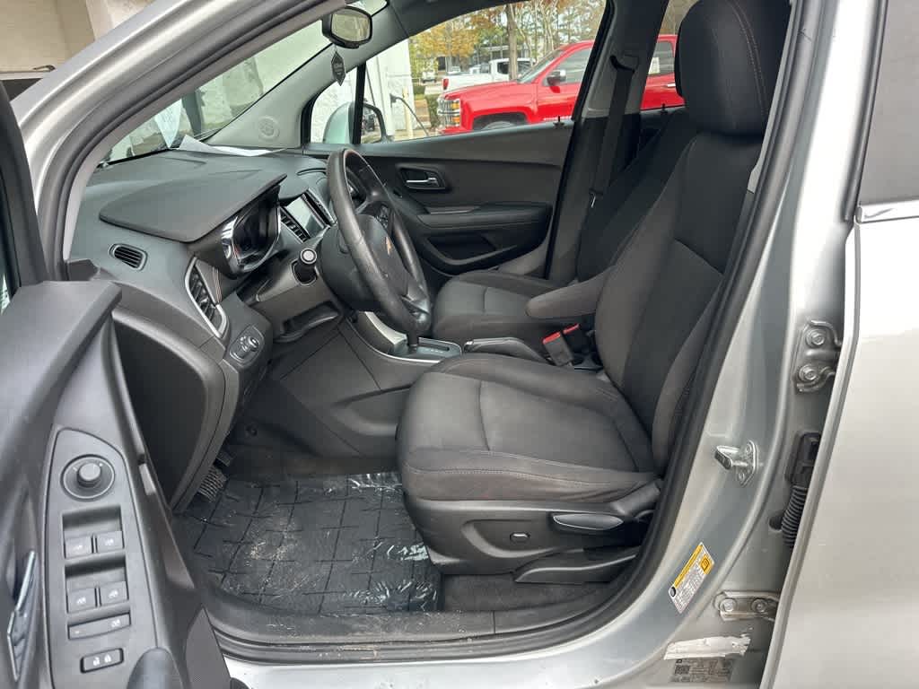 Thumbnail: 2019 Chevrolet Trax - 10