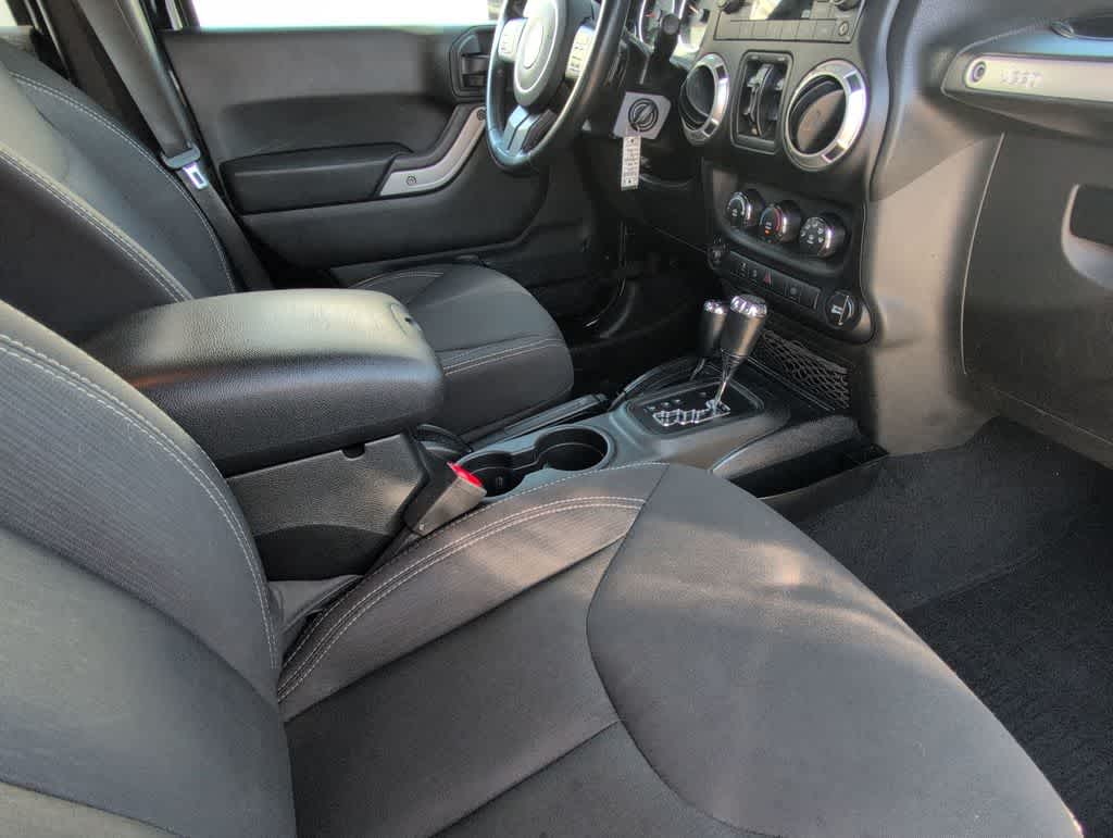 Thumbnail: 2017 Jeep Wrangler - 22