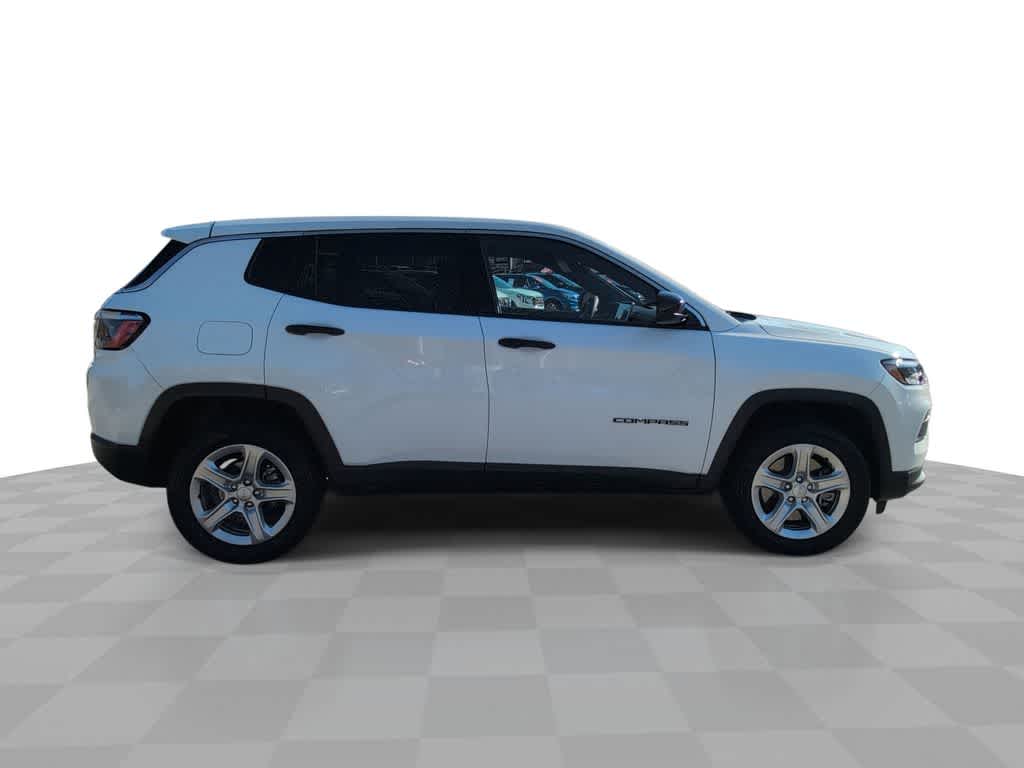 Thumbnail: 2023 Jeep Compass - 9