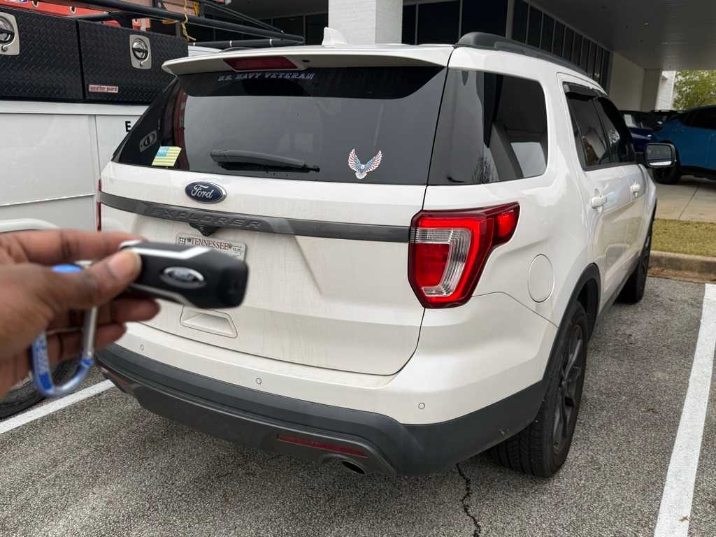 Thumbnail: 2017 Ford Explorer - 9