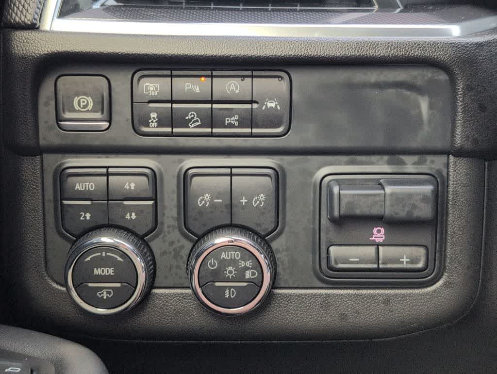 Thumbnail: 2025 Chevrolet Tahoe - 29