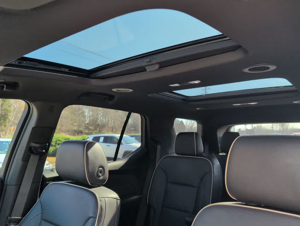 Thumbnail: 2022 Chevrolet Traverse - 19