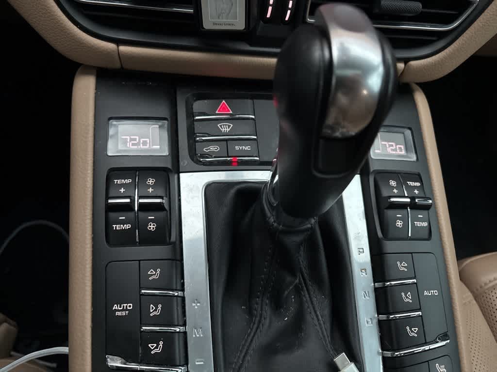 2021 Porsche Macan S 13