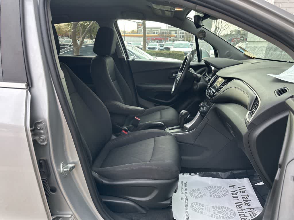 Thumbnail: 2019 Chevrolet Trax - 9