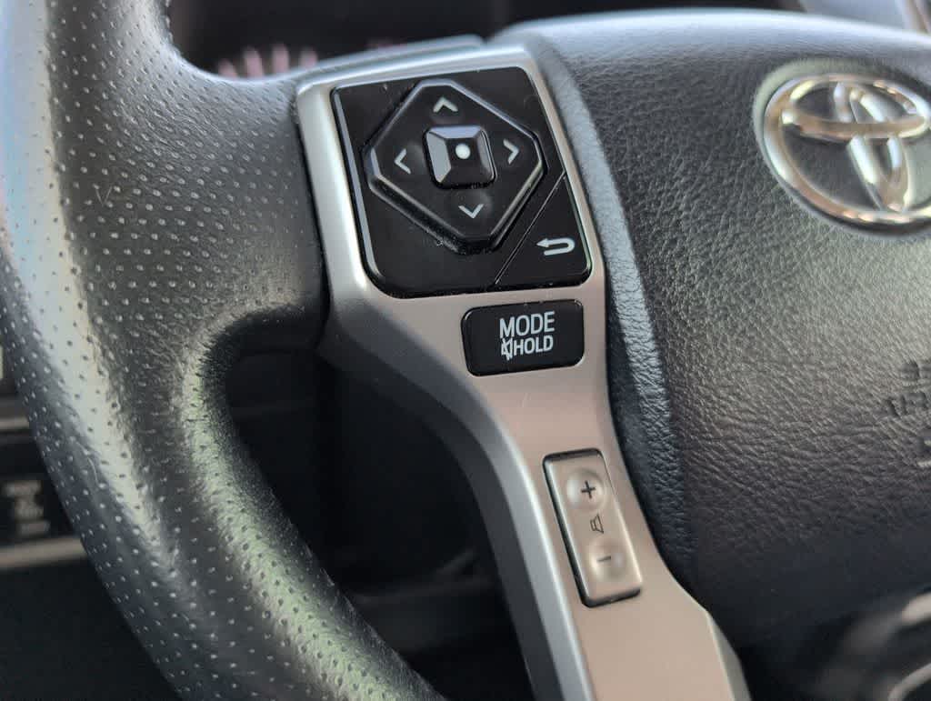 Thumbnail: 2015 Toyota 4Runner - 25