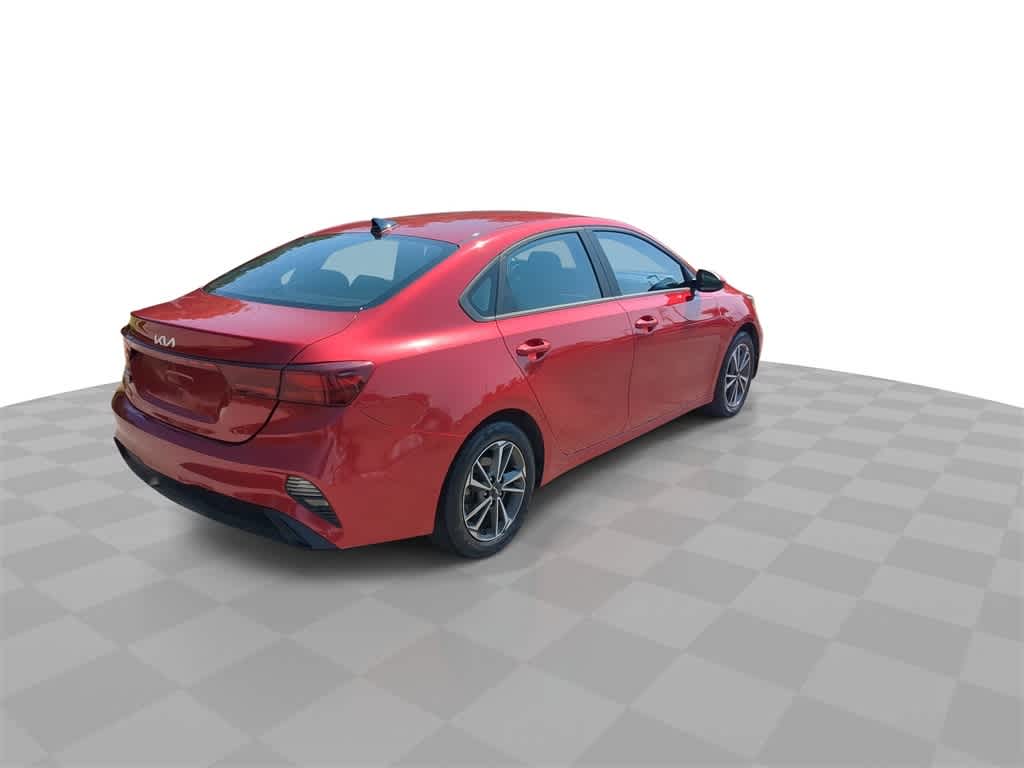 Thumbnail: 2023 Kia Forte - 8