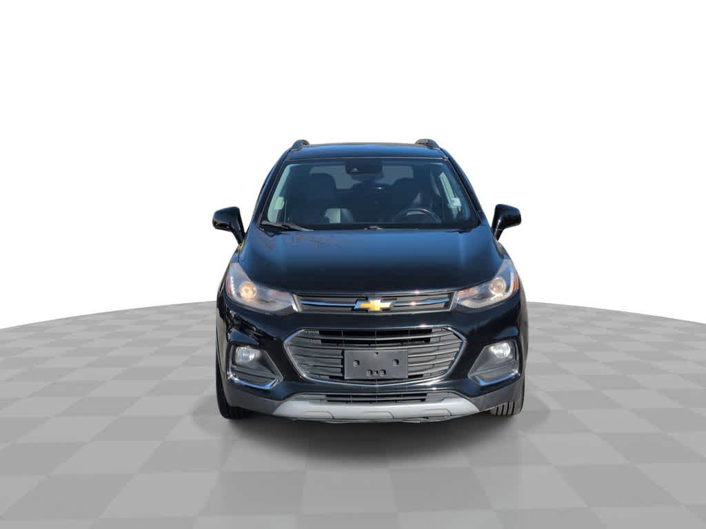 Thumbnail: 2017 Chevrolet Trax - 3