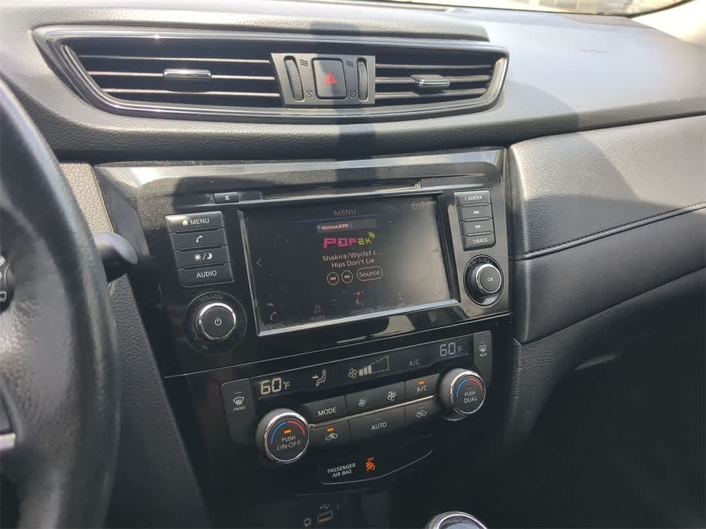2018 Nissan Rogue SV 28