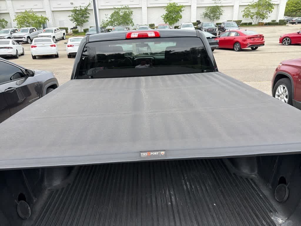 Thumbnail: 2017 Chevrolet Silverado 1500 - 8