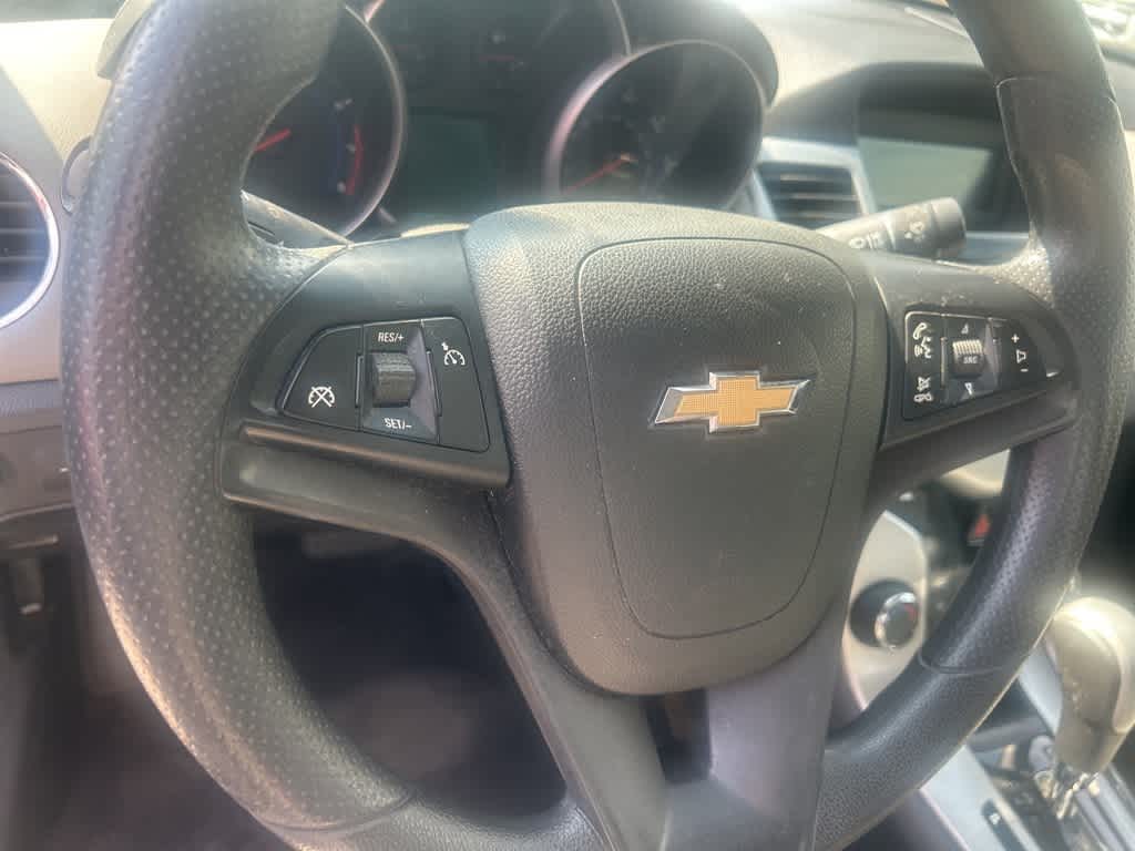 Thumbnail: 2016 Chevrolet Cruze - 17